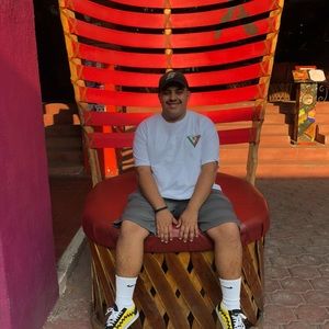 Meet your Posher, Marcos